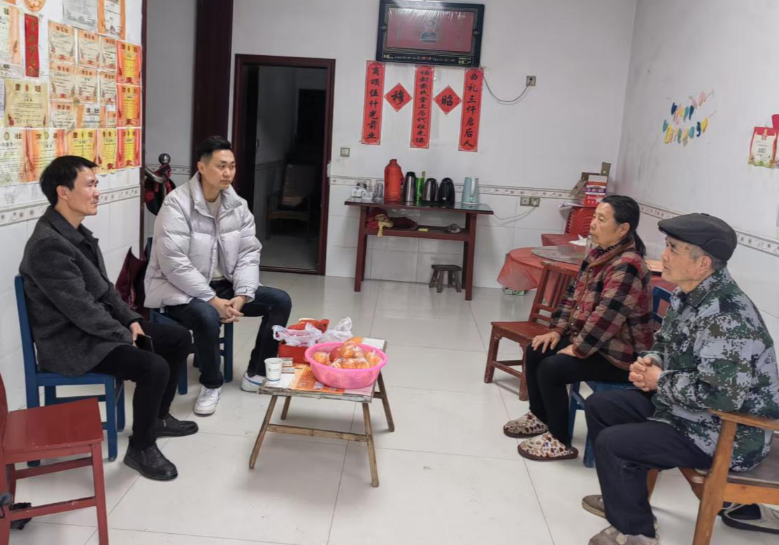禹山镇南山中学家访活动：家校携手共育 温暖助力成长